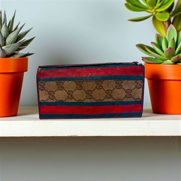 Customized Vintage Gucci Wallet – Burgundy Interior - Picture 1 of 15